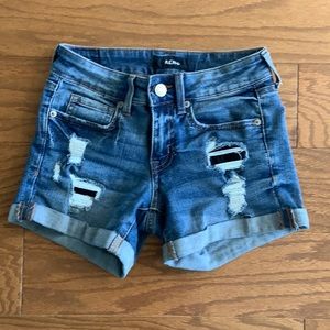 American Eagle size 0 Low Rise MIDI Shorts